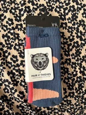 Pair of Thieves Women's Blue and Pink Patterned Crew Socks